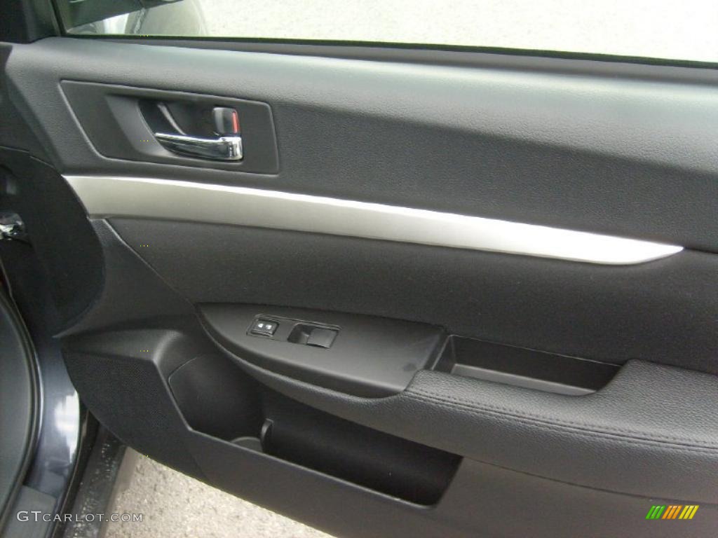 2011 Outback 2.5i Wagon - Graphite Gray Metallic / Off Black photo #17