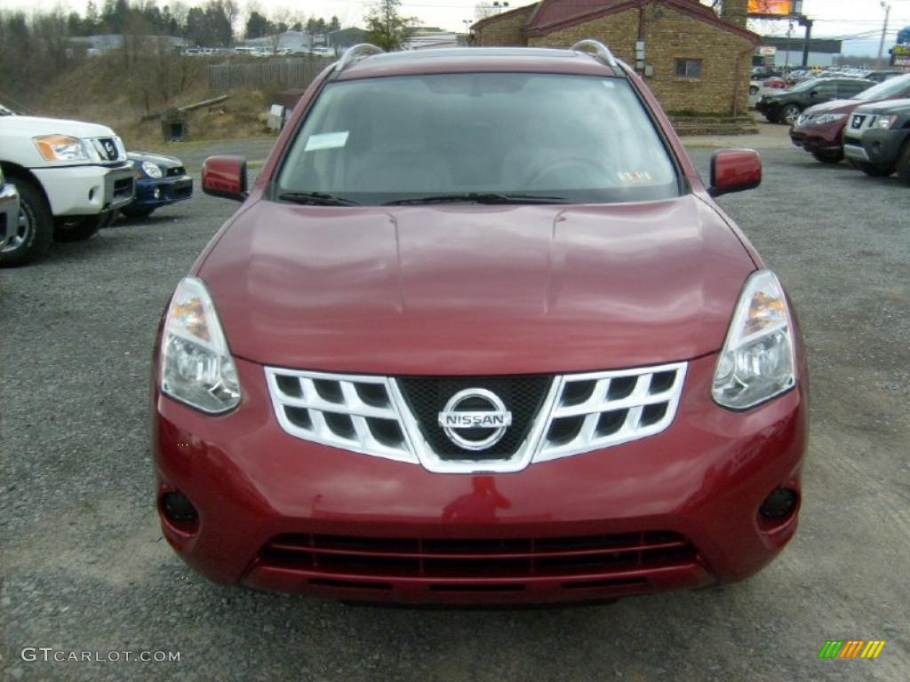 2011 Rogue SV AWD - Cayenne Red / Gray photo #11