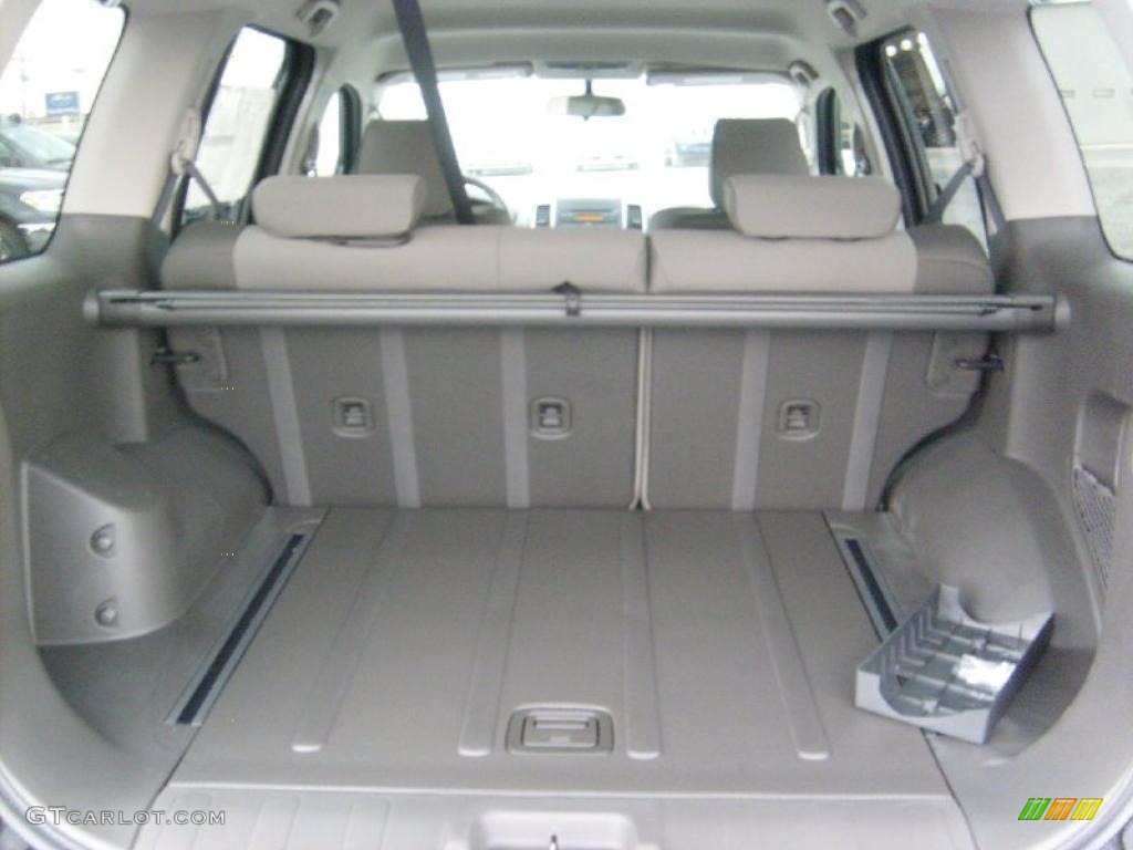 2011 Nissan Xterra S 4x4 Trunk Photo #46882346