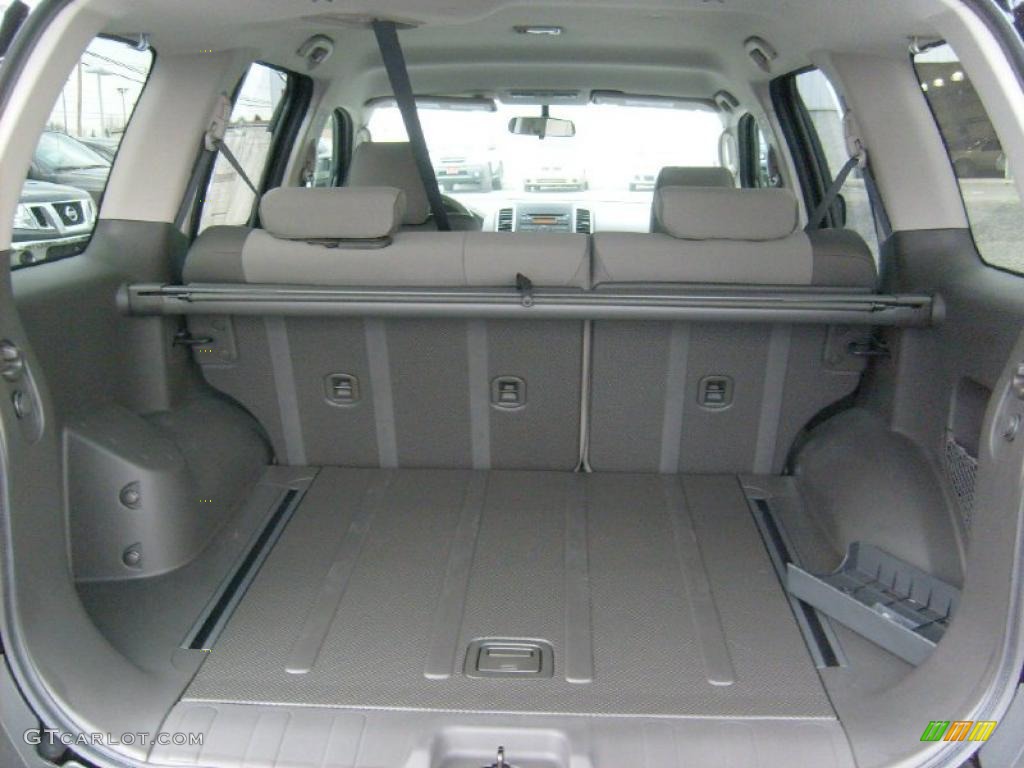 2011 Nissan Xterra S 4x4 Trunk Photo #46882634