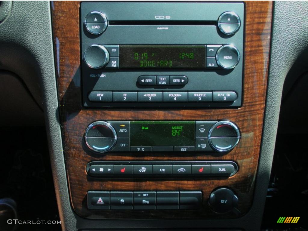 2008 Ford Taurus X Limited Controls Photo #46882832