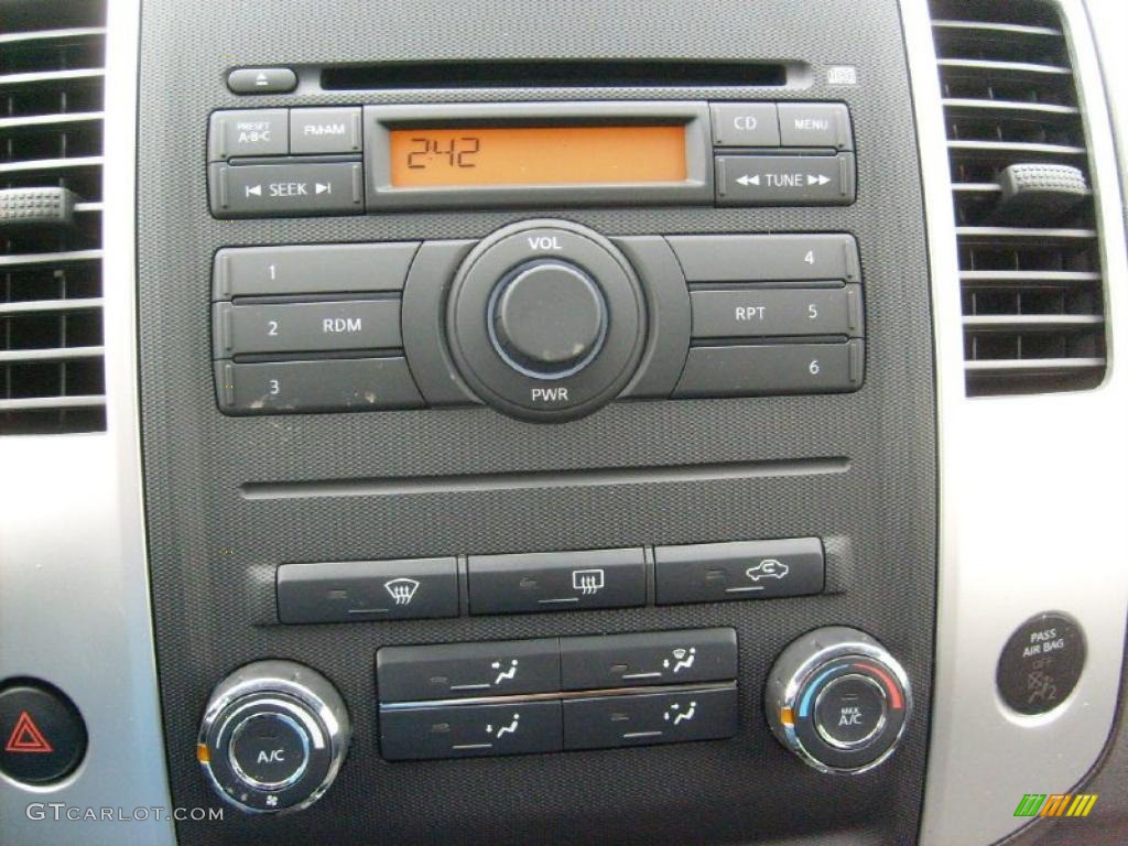 2011 Nissan Xterra S 4x4 Controls Photo #46882853