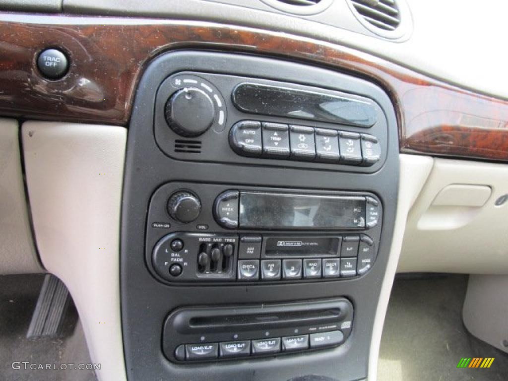 2002 Chrysler 300 M Sedan Controls Photo #46883867