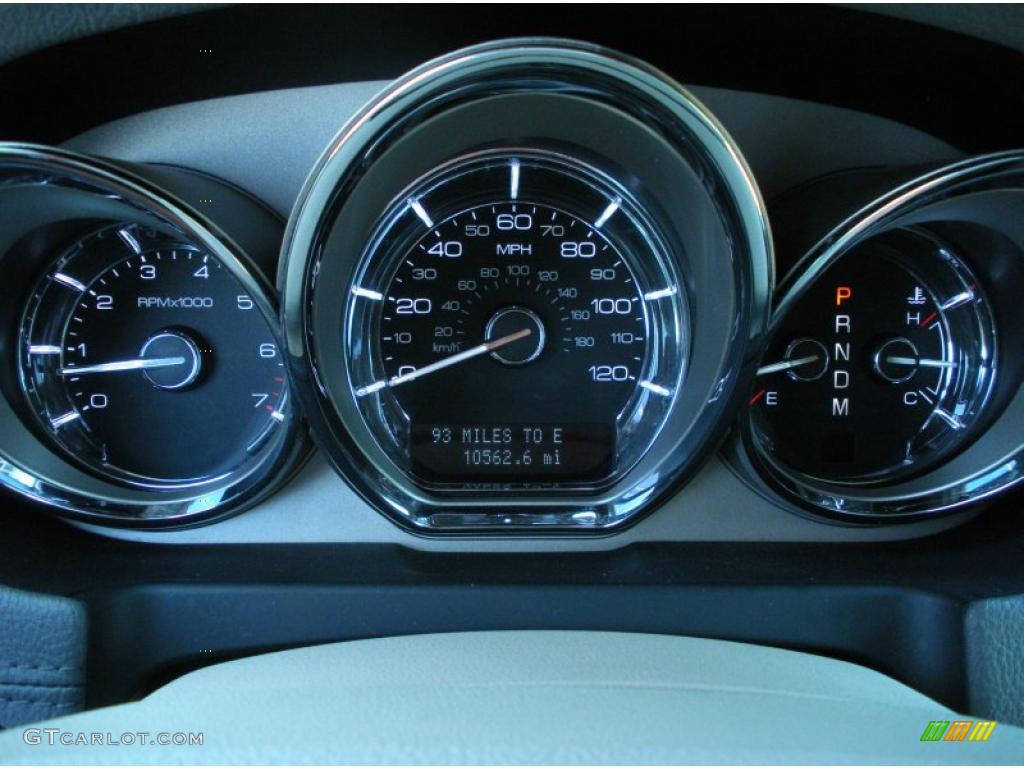 2010 Lincoln MKT FWD Gauges Photo #46883933
