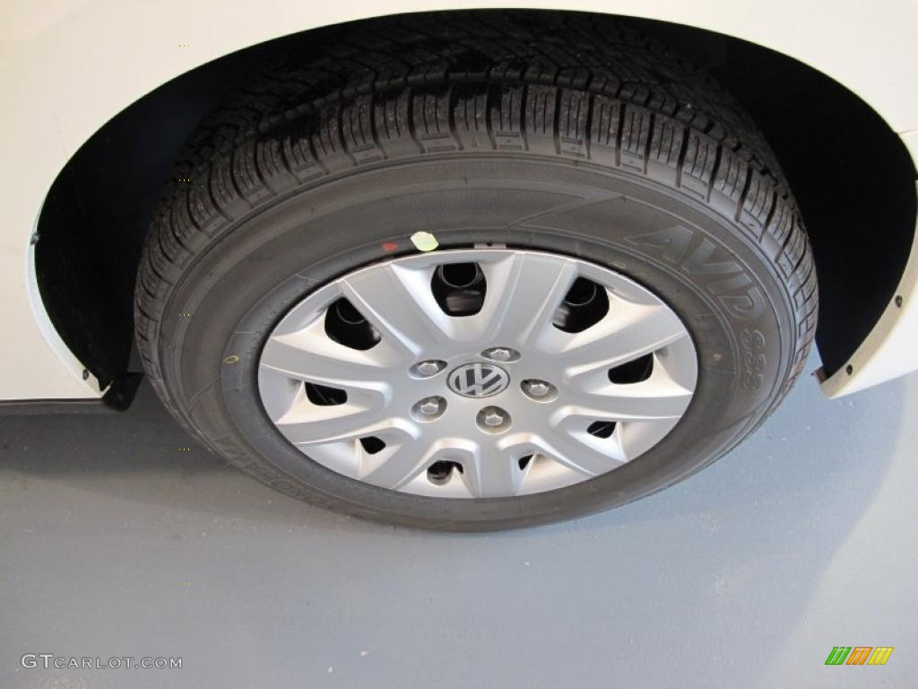 2011 Volkswagen Routan S Wheel Photo #46885100