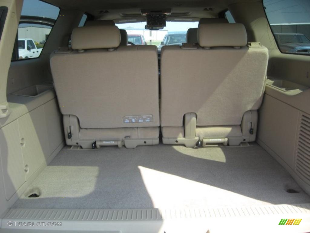 2011 Chevrolet Suburban LT Trunk Photo #46886153
