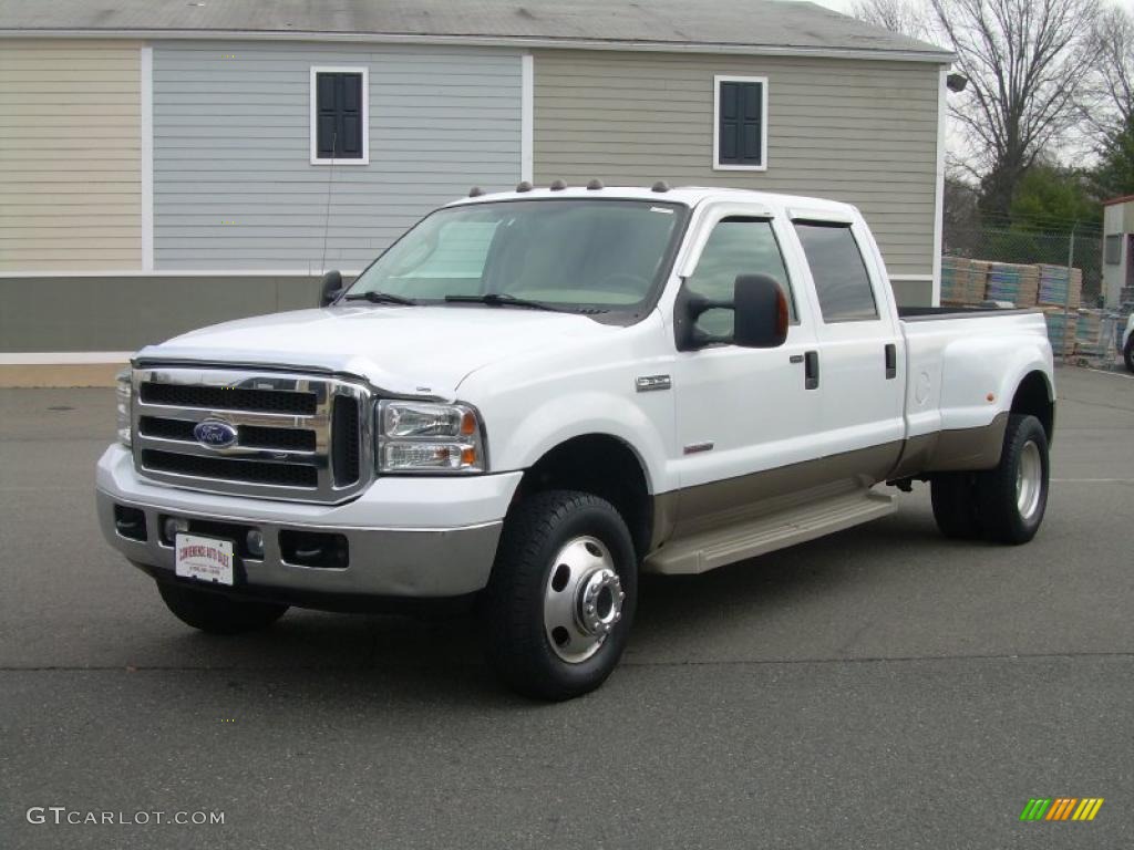 2005 F350 Super Duty Lariat Crew Cab 4x4 Dually - Oxford White / Tan photo #3