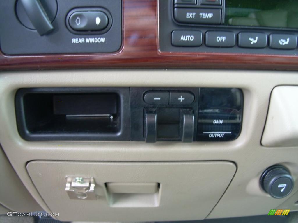 2005 F350 Super Duty Lariat Crew Cab 4x4 Dually - Oxford White / Tan photo #13