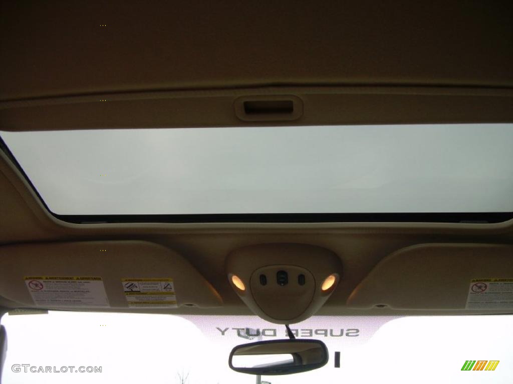 2005 F350 Super Duty Lariat Crew Cab 4x4 Dually - Oxford White / Tan photo #16