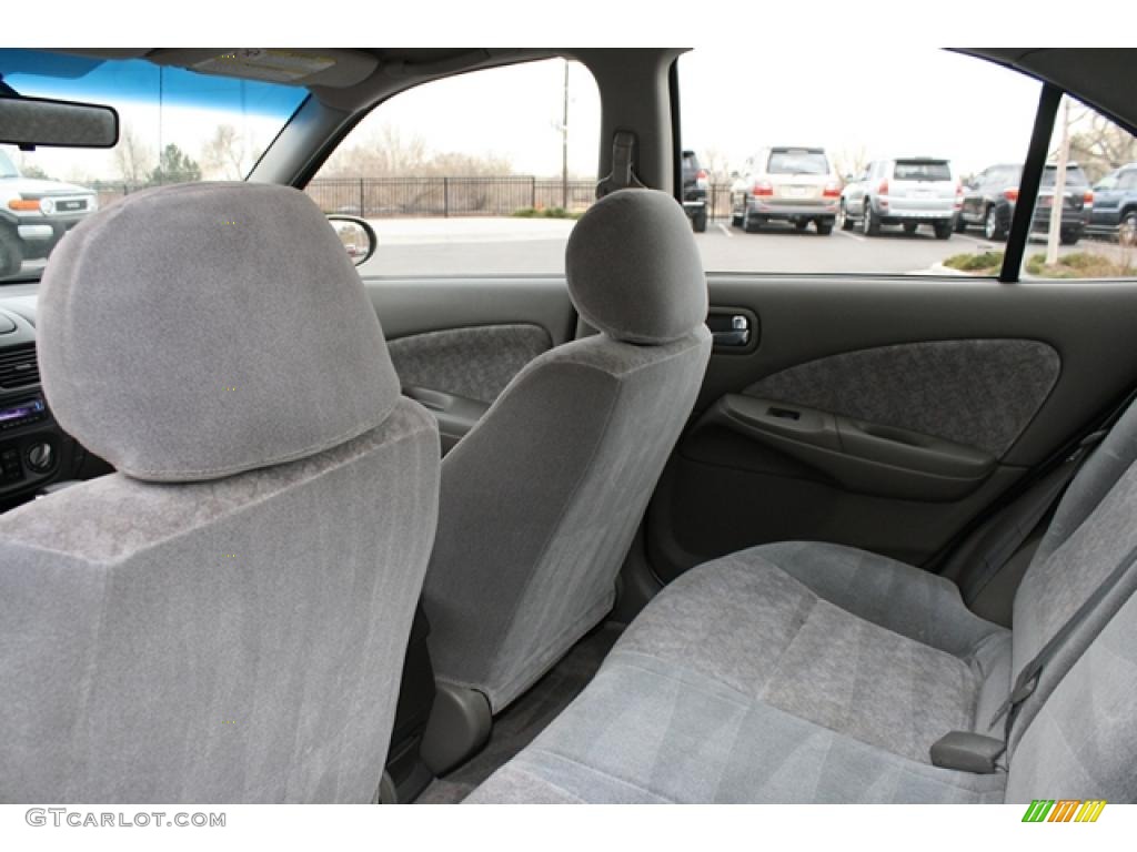 2001 Sentra GXE - Radium Silver / Stone photo #10