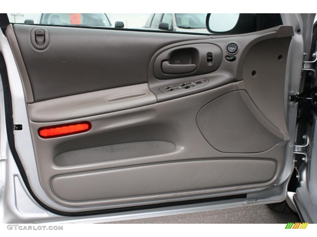 2004 Dodge Intrepid SE Sandstone Door Panel Photo #46888595