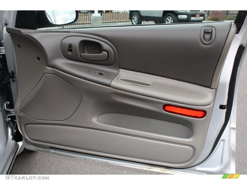 2004 Dodge Intrepid SE Sandstone Door Panel Photo #46888607