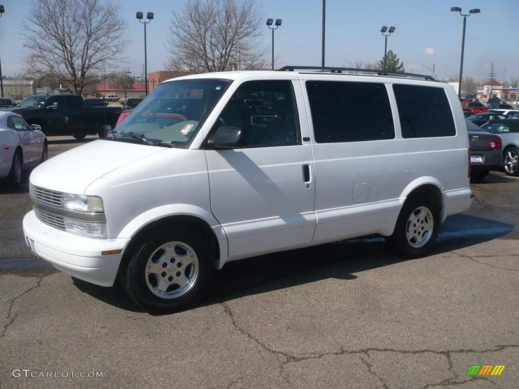 Summit White 2005 Chevrolet Astro LT AWD Passenger Van Exterior Photo #46891046