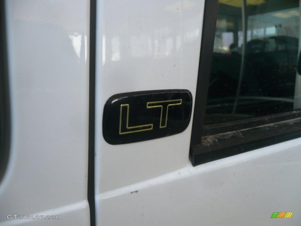 2005 Chevrolet Astro LT AWD Passenger Van Marks and Logos Photo #46891193