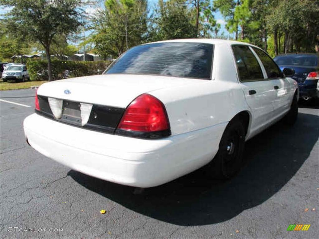 2001 Crown Victoria Police Interceptor - Vibrant White / Dark Charcoal photo #2