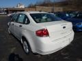 White Suede - Focus SE Sedan Photo No. 4