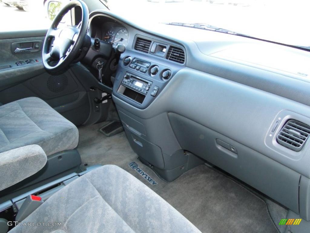 2002 Honda Odyssey EX Quartz Gray Dashboard Photo #46892171
