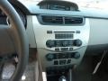 White Suede - Focus SE Sedan Photo No. 14