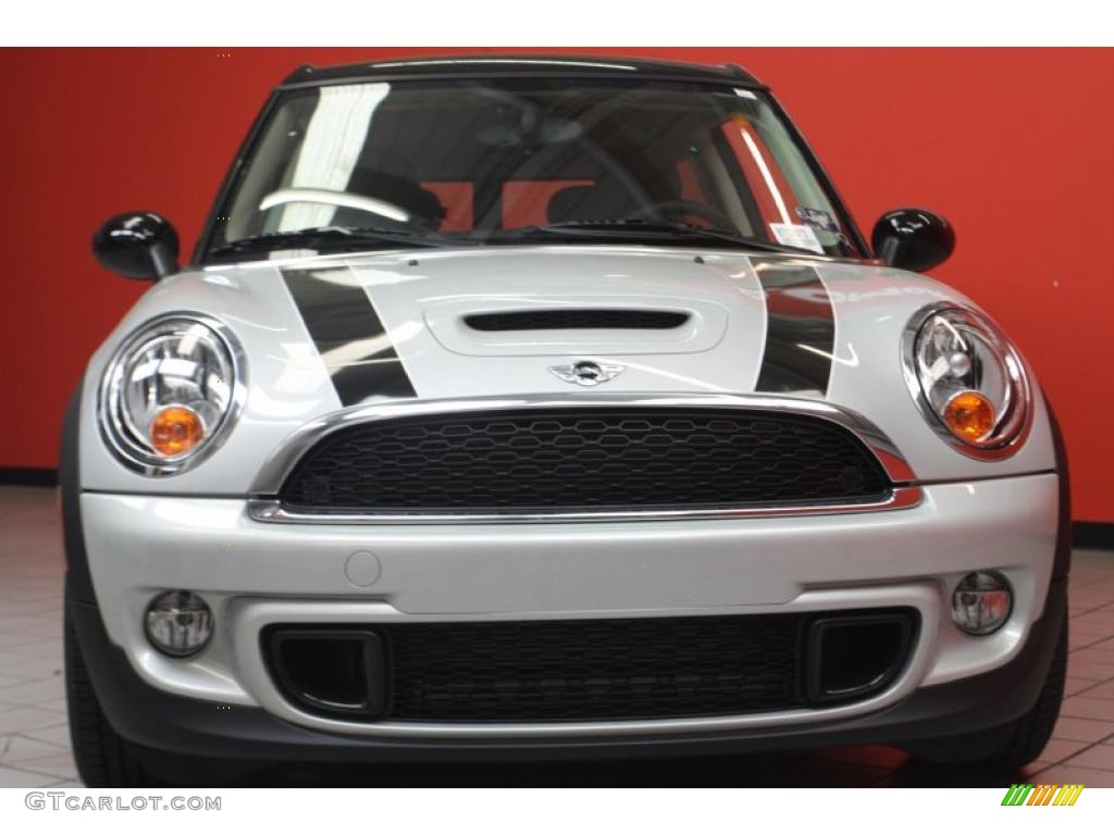 White Silver Metallic 2011 Mini Cooper S Clubman Exterior Photo #46893248