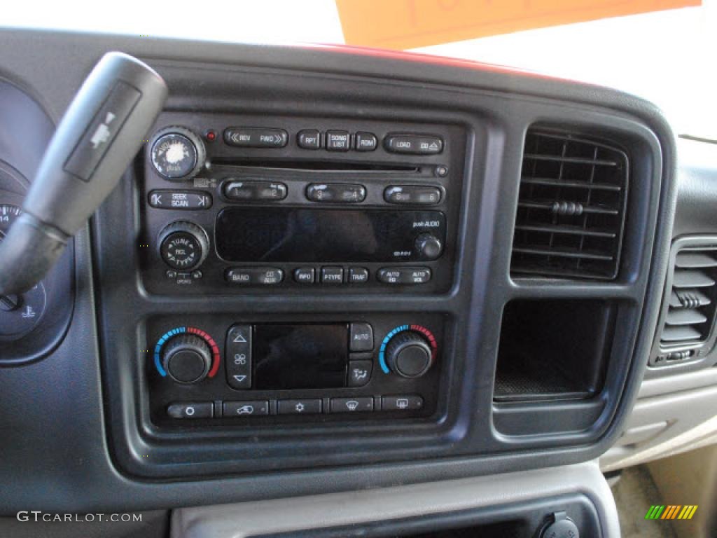 2003 Chevrolet Suburban 1500 LT Controls Photo #46893509