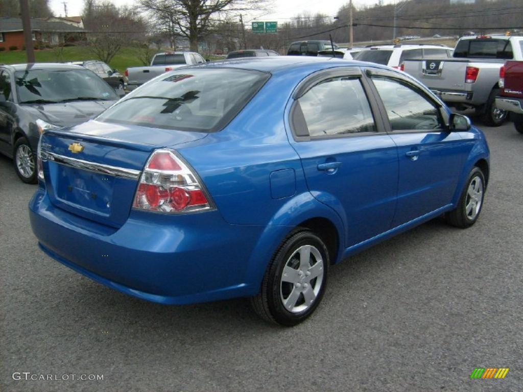 2010 Aveo LT Sedan - Bright Blue / Charcoal photo #7