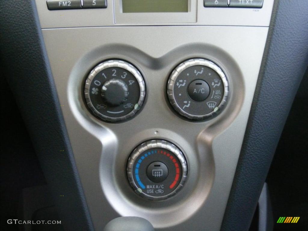 2010 Yaris Sedan - Pacific Blue Metallic / Bisque photo #20