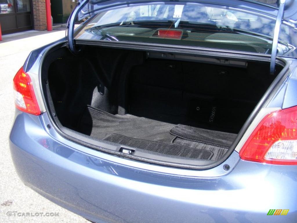 2010 Yaris Sedan - Pacific Blue Metallic / Bisque photo #24