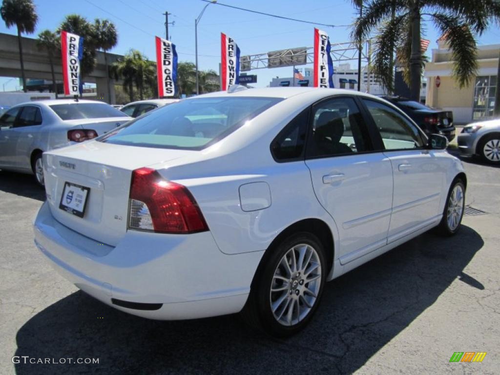 2009 S40 2.4i - Ice White / Quartz photo #5