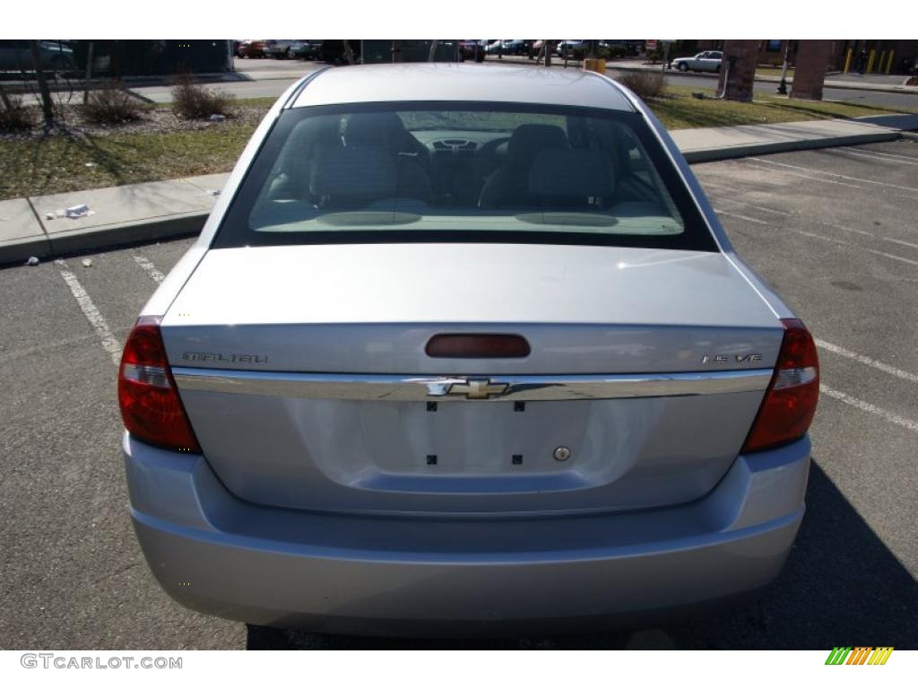 2006 Malibu LS Sedan - Silverstone Metallic / Titanium Gray photo #5