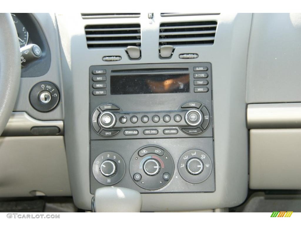 2006 Chevrolet Malibu LS Sedan Controls Photo #46898501