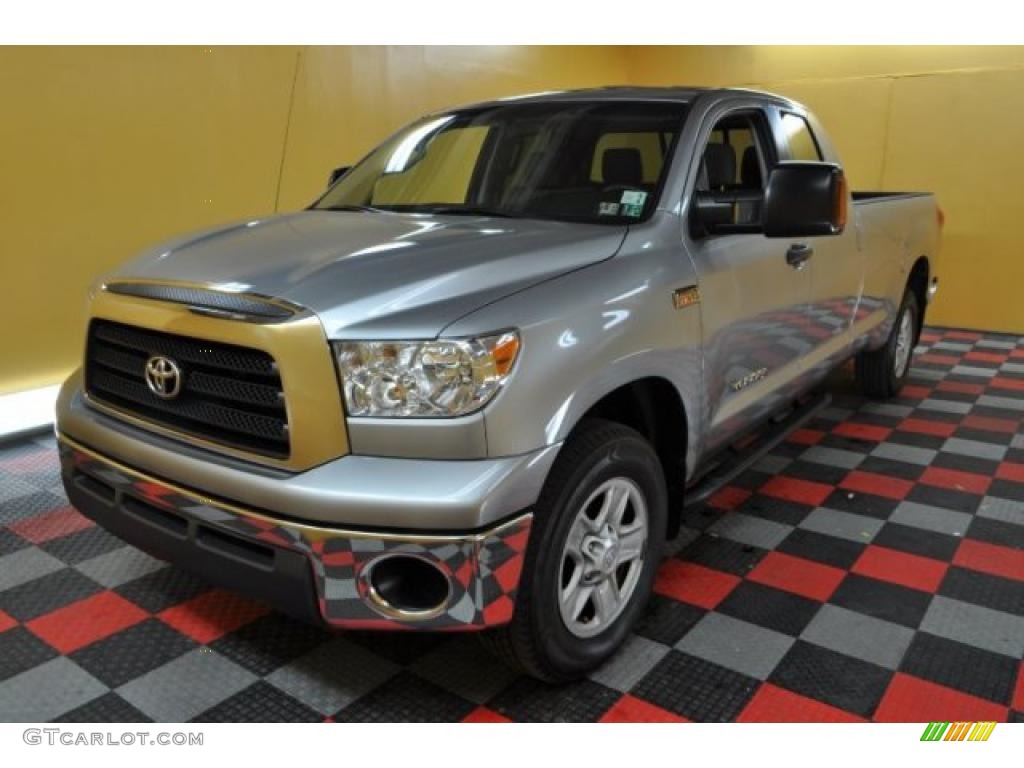 2007 Tundra SR5 Double Cab 4x4 - Silver Sky Metallic / Graphite Gray photo #2