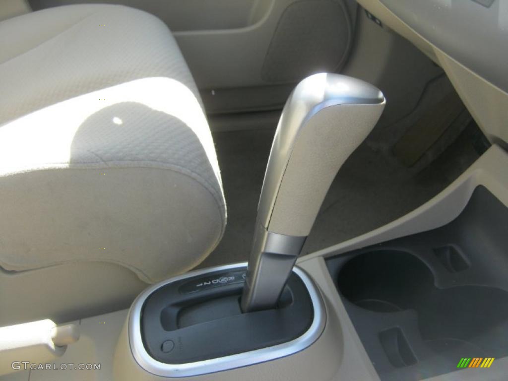 2010 Versa 1.8 S Hatchback - Fresh Powder White / Beige photo #18