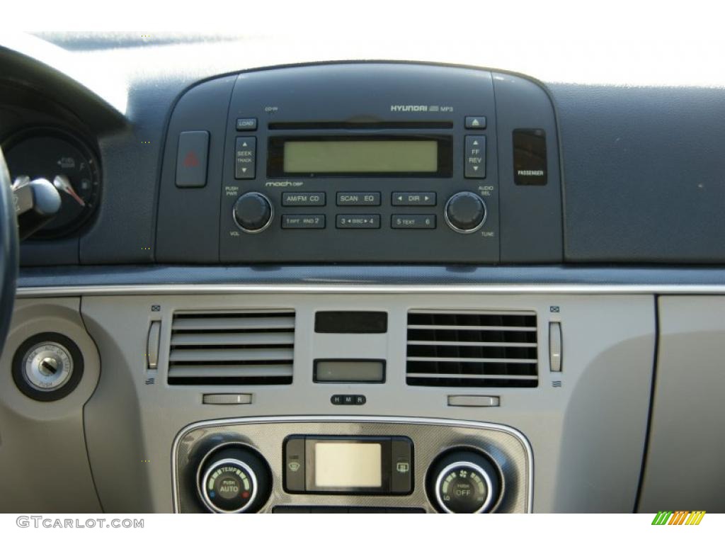 2006 Hyundai Sonata LX V6 Controls Photo #46905431