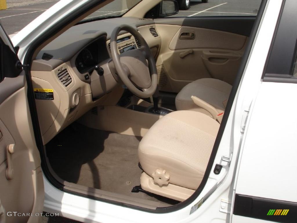 2009 Rio LX Sedan - Clear White / Beige photo #10