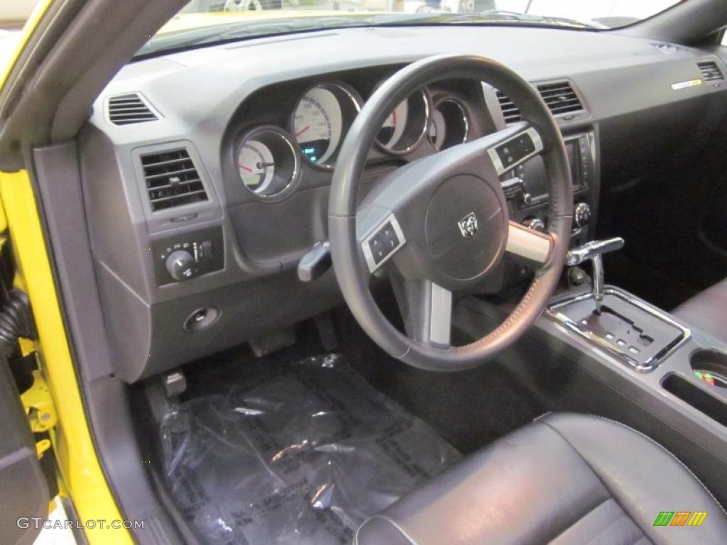 2010 Challenger R/T Classic - Detonator Yellow / Dark Slate Gray photo #14