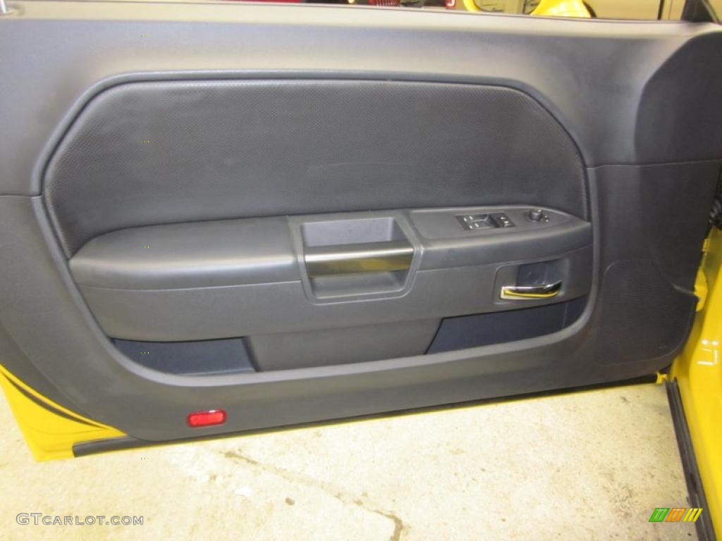 2010 Challenger R/T Classic - Detonator Yellow / Dark Slate Gray photo #16
