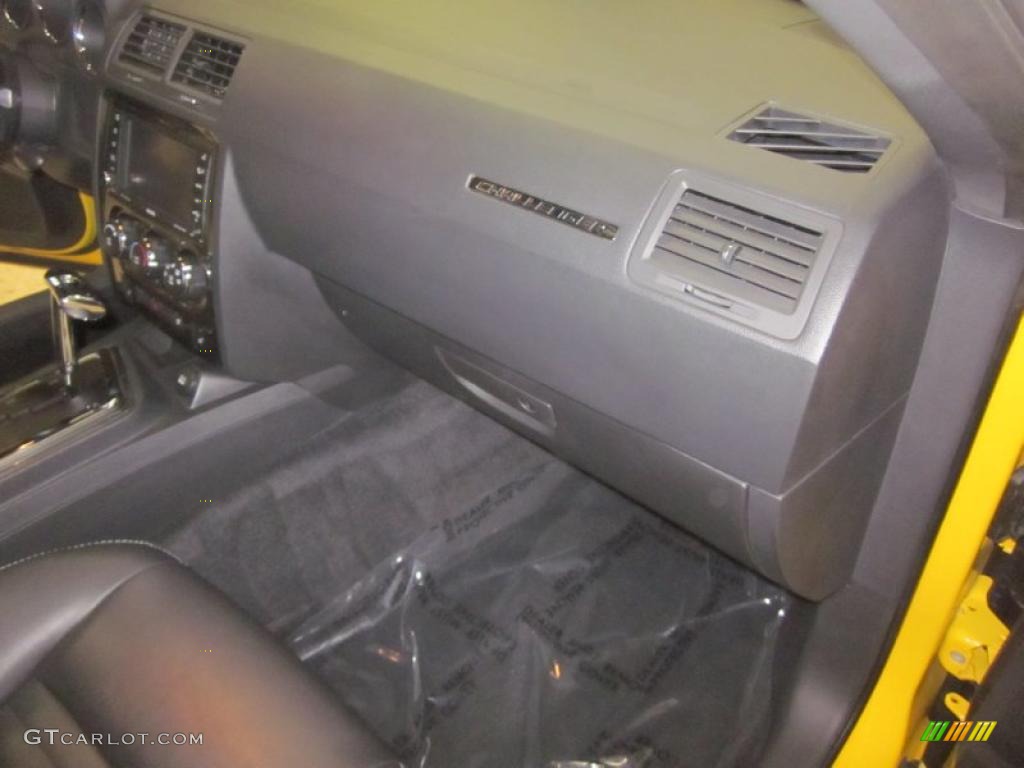 2010 Challenger R/T Classic - Detonator Yellow / Dark Slate Gray photo #20