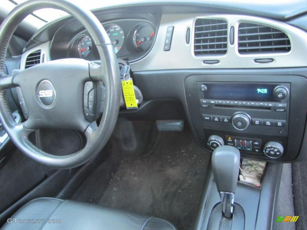 2007 Chevrolet Monte Carlo SS Ebony Black Dashboard Photo #46909592