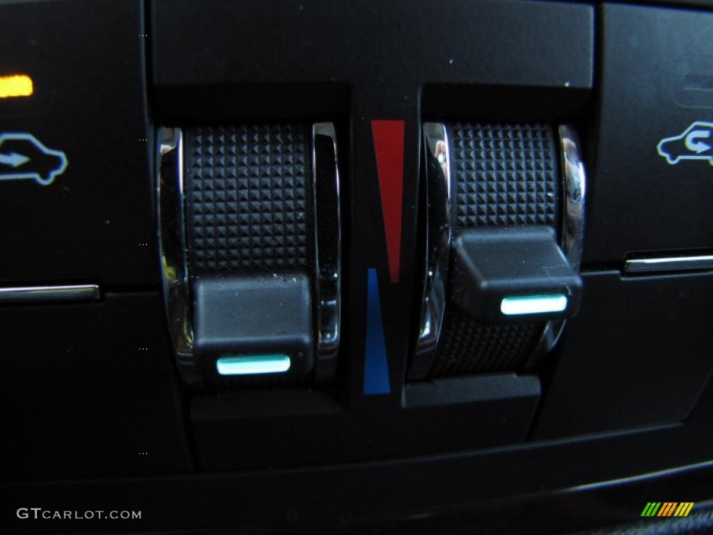 2011 Chevrolet Impala LT Controls Photo #46910576
