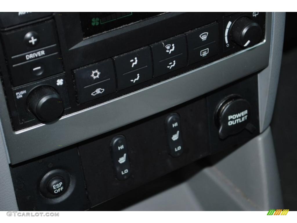 2008 Dodge Durango Limited 4x4 Controls Photo #46911791
