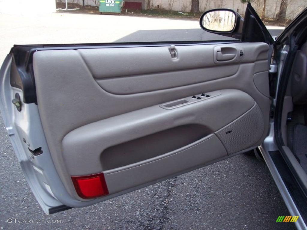 2001 Chrysler Sebring LX Convertible Sandstone Door Panel Photo #46914383