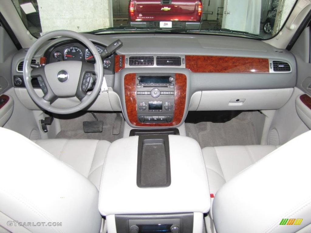 2009 Chevrolet Avalanche LT Light Titanium Dashboard Photo #46914647