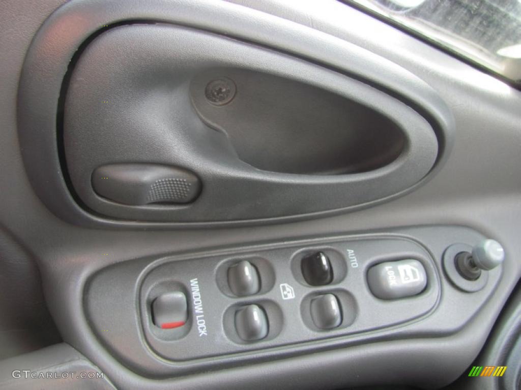 2000 Pontiac Grand Am GT Sedan Controls Photo #46914843