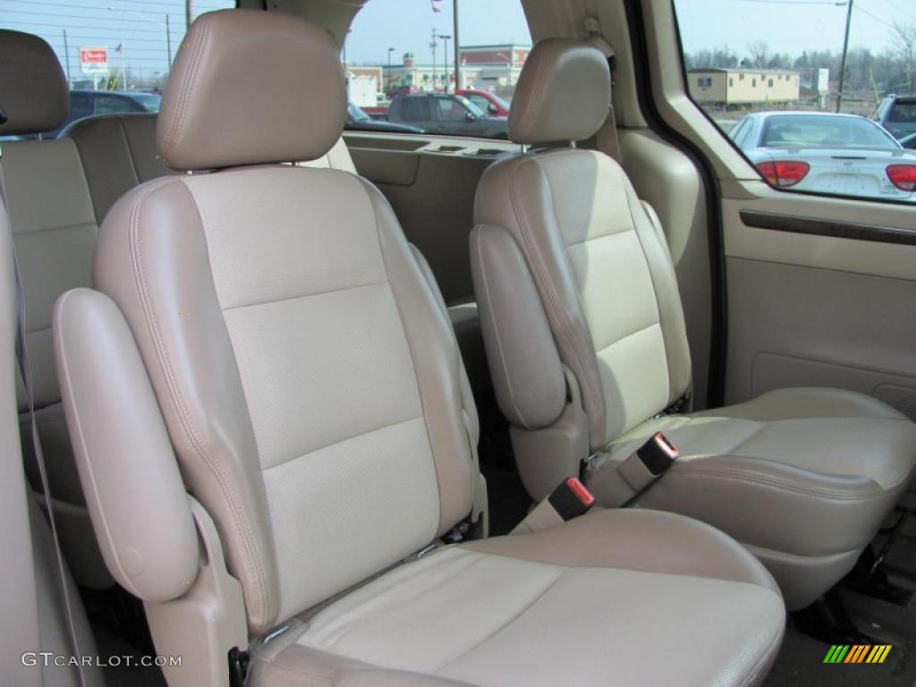 Medium Parchment Interior 2003 Ford Windstar Limited Photo #46915274