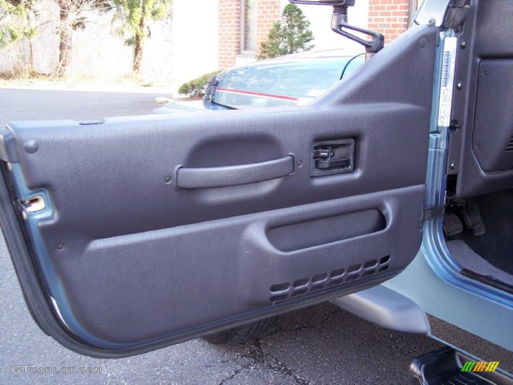 1999 Jeep Wrangler SE 4x4 Agate Door Panel Photo #46916267