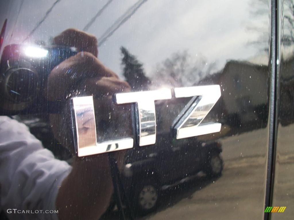 2011 Chevrolet Avalanche LTZ 4x4 Marks and Logos Photo #46916537