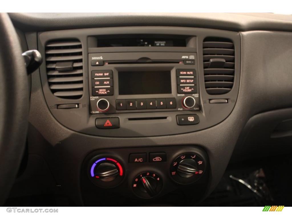 2010 Kia Rio LX Sedan Controls Photo #46916597