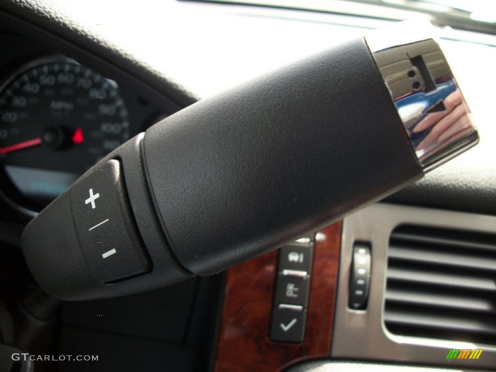 2011 Chevrolet Avalanche LTZ 4x4 6 Speed Automatic Transmission Photo #46917134