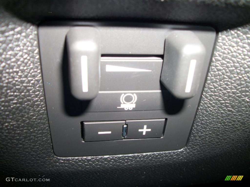 2011 Chevrolet Avalanche LTZ 4x4 Controls Photo #46917152