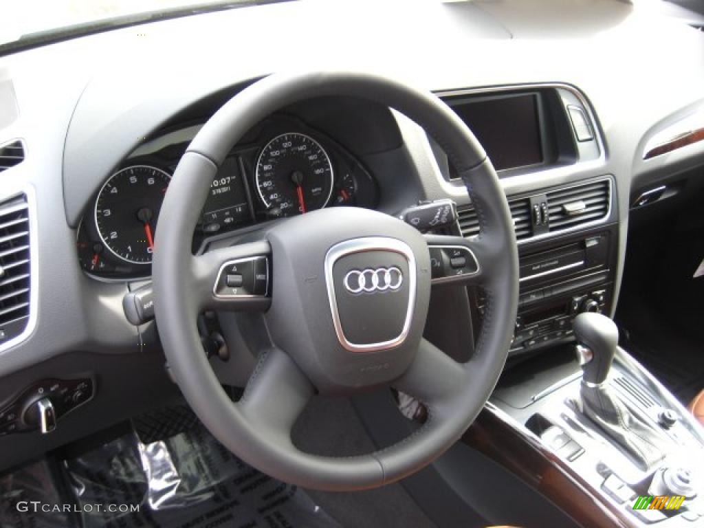 2011 Audi Q5 2.0T quattro Cinnamon Brown Steering Wheel Photo #46918124